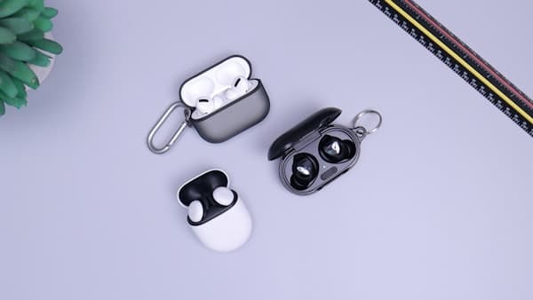 Wireless earbuds in ESD-safe electronics fulfillment packaging